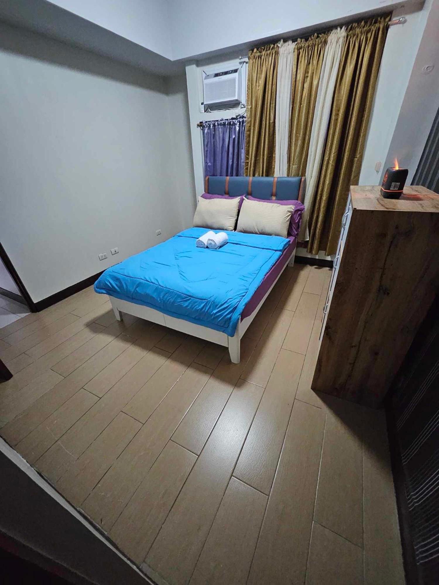 Cubao Manhattan Heights Unit 5A Tower C 奎松市 外观 照片