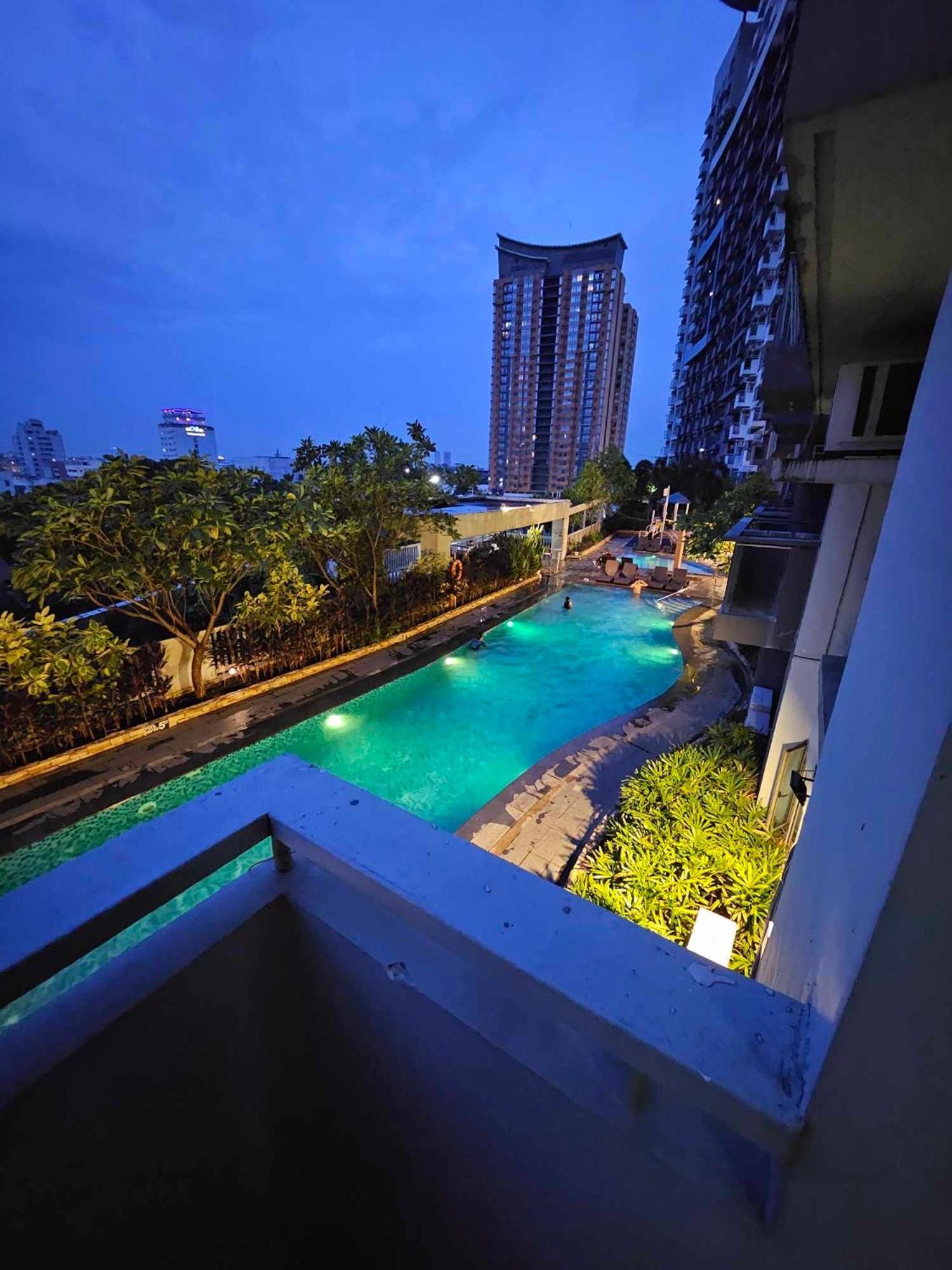 Cubao Manhattan Heights Unit 5A Tower C 奎松市 外观 照片