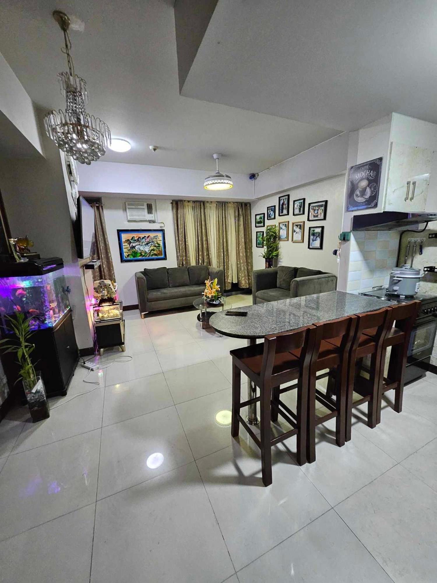 Cubao Manhattan Heights Unit 5A Tower C 奎松市 外观 照片