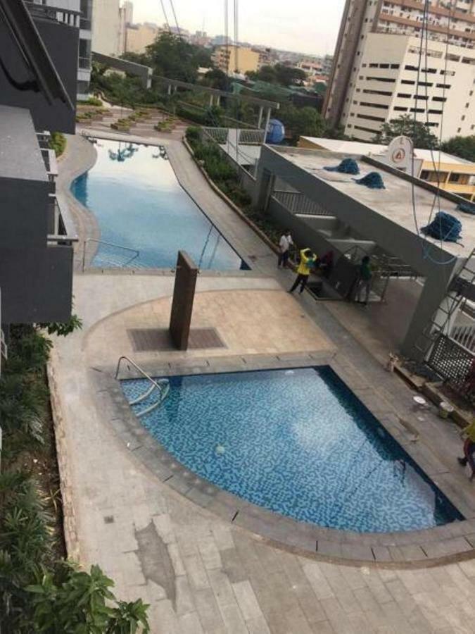 Cubao Manhattan Heights Unit 5A Tower C 奎松市 外观 照片