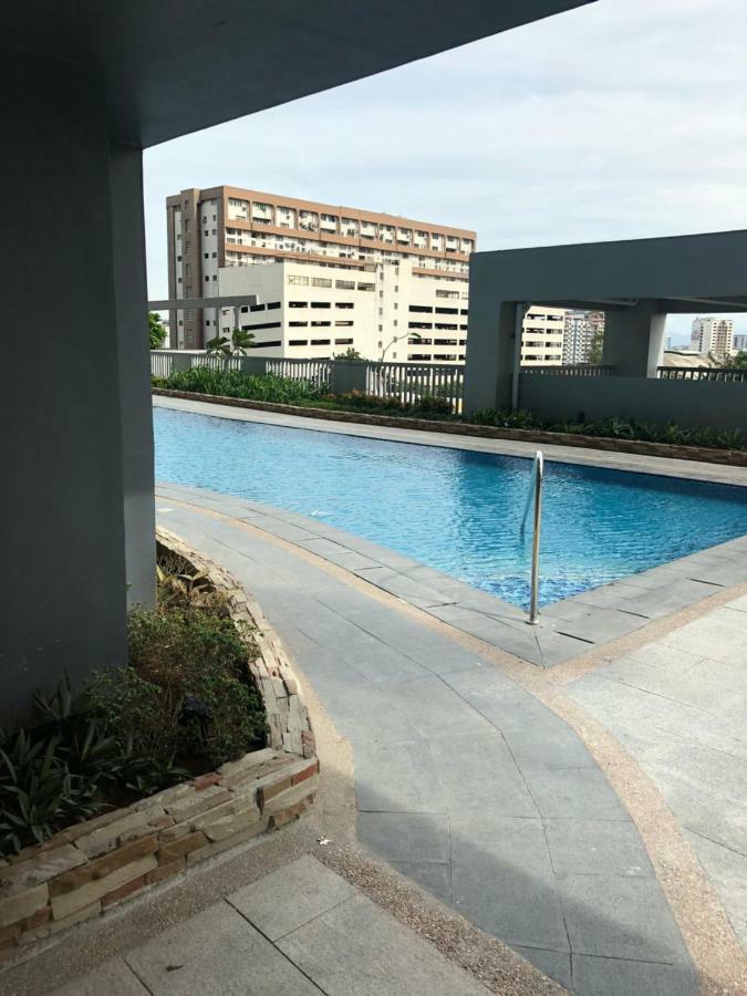 Cubao Manhattan Heights Unit 5A Tower C 奎松市 外观 照片