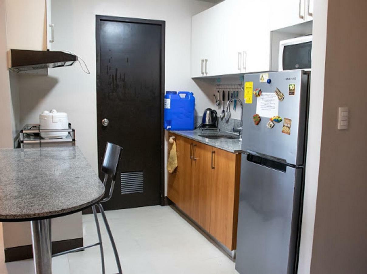 Cubao Manhattan Heights Unit 5A Tower C 奎松市 外观 照片