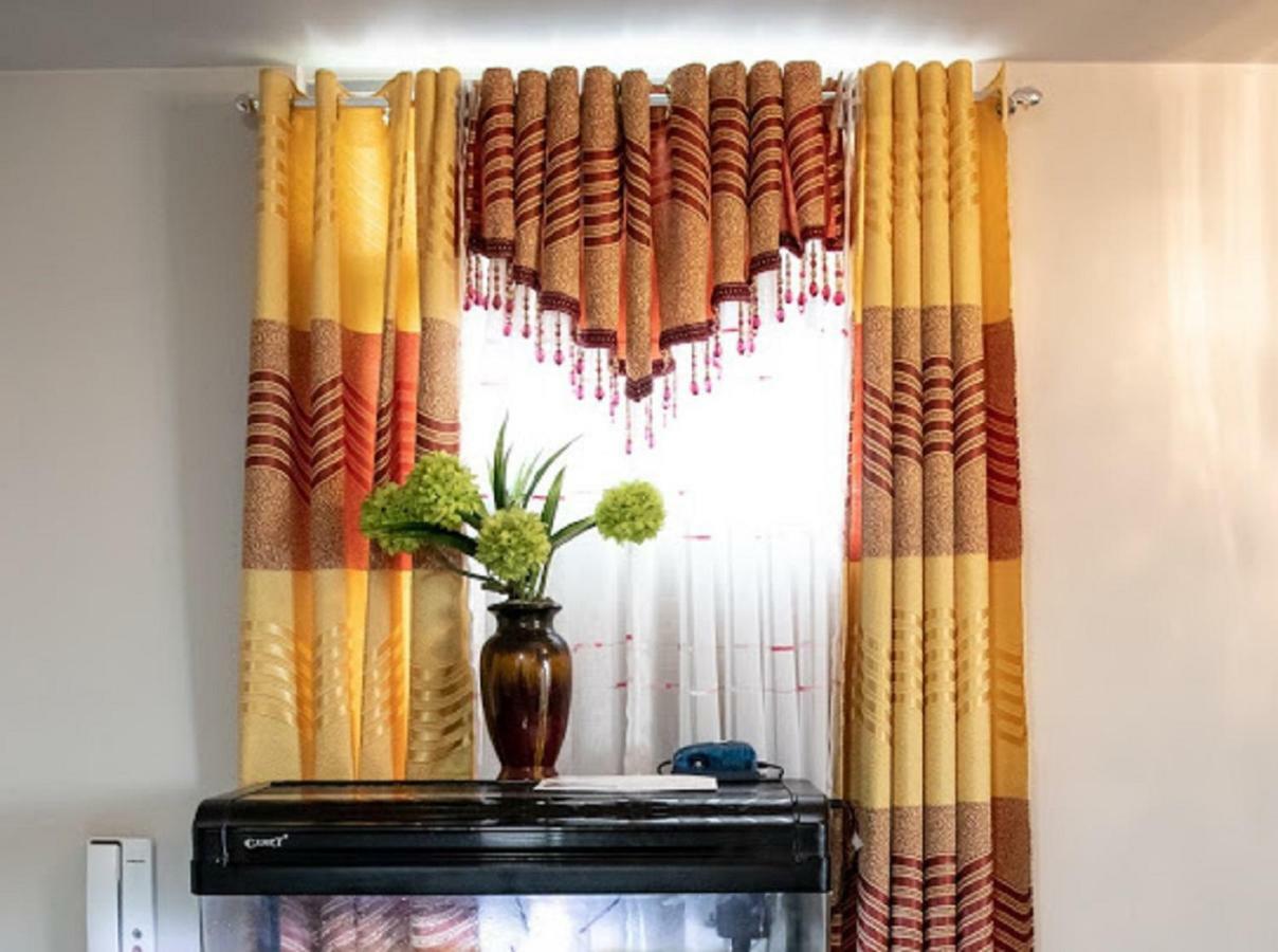 Cubao Manhattan Heights Unit 5A Tower C 奎松市 外观 照片