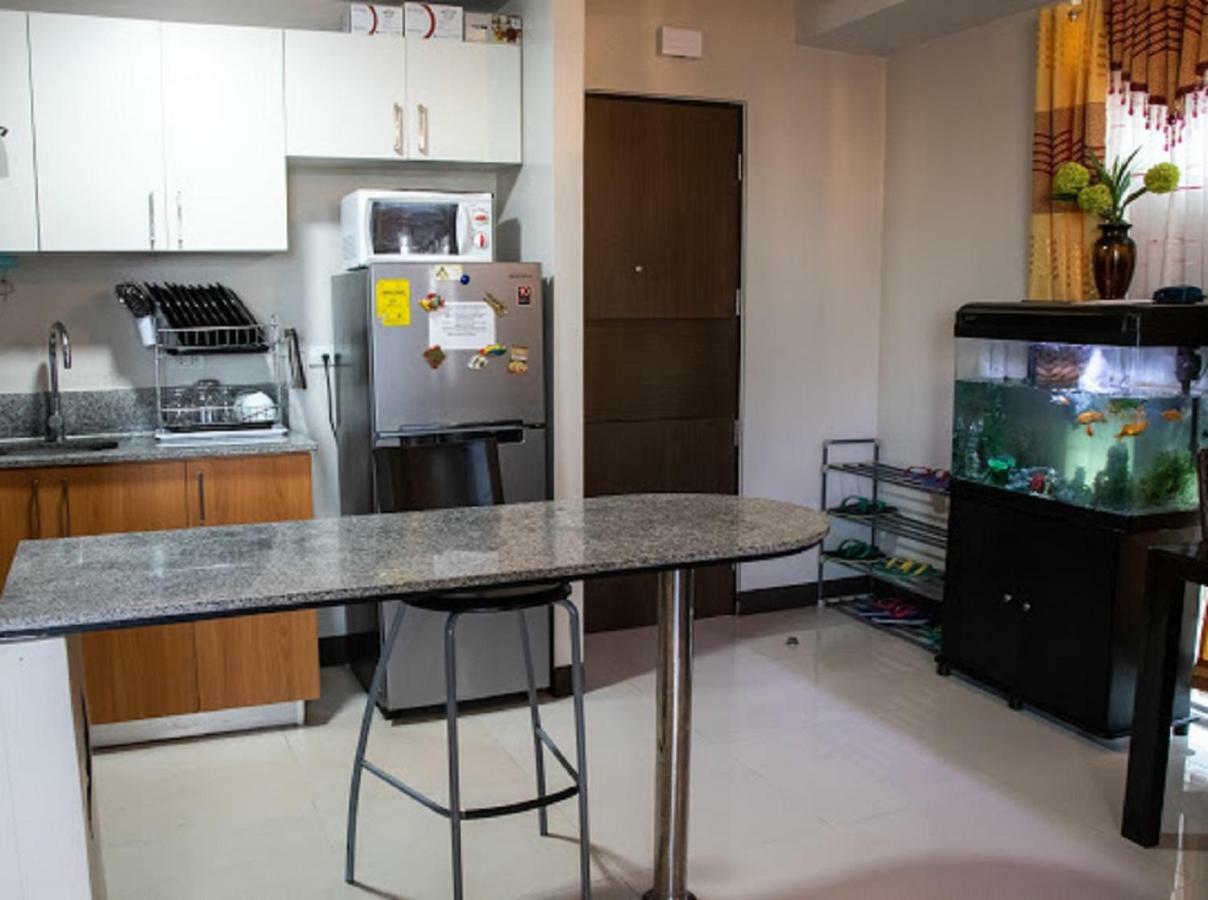Cubao Manhattan Heights Unit 5A Tower C 奎松市 外观 照片