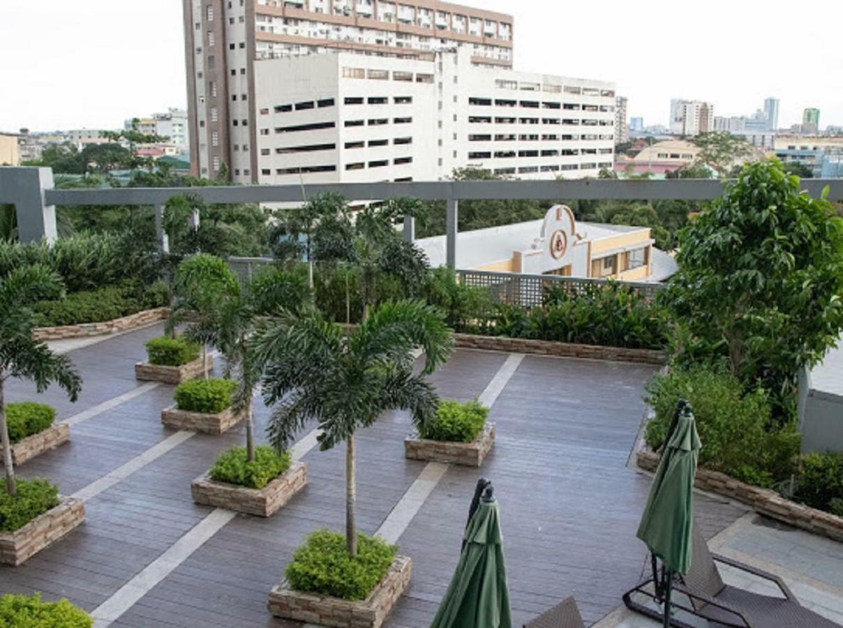Cubao Manhattan Heights Unit 5A Tower C 奎松市 外观 照片